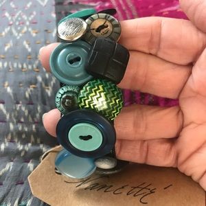“Vintage/Antique” Button Bracelet